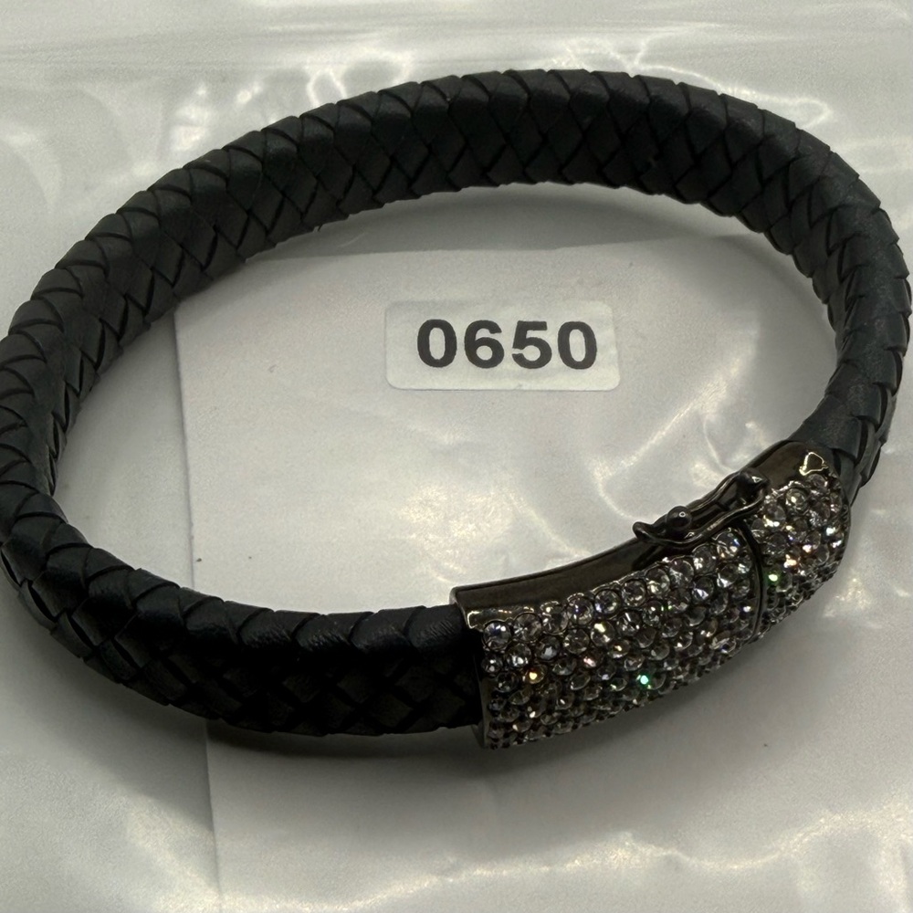 Brighton leather rhinestone Bracelet magnetic clasp 7” - Picture 8 of 9